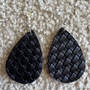 Black teardrop earrings